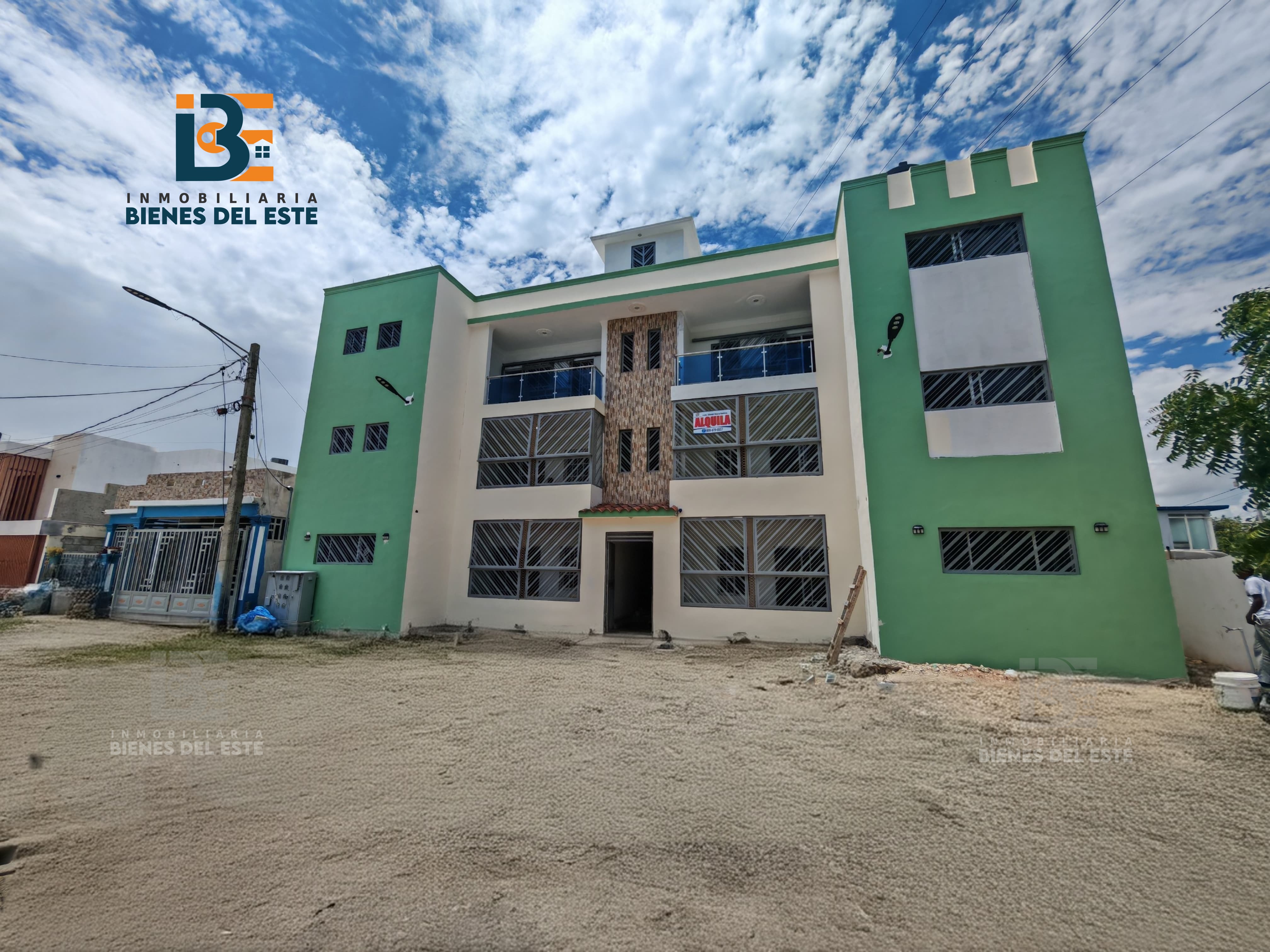 apartamentos - Se Alquila Apartamento de Tres habitaciones, SPM. 0