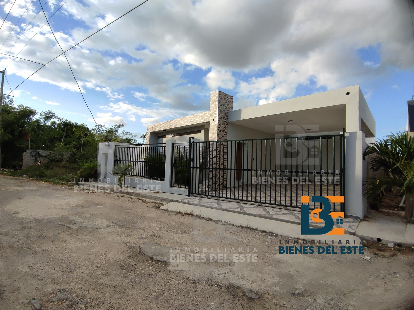 casas - Casa Familiar ubicada en Residencial Naime Etapa IIISe Vende 1