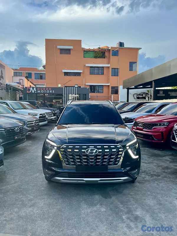 jeepetas y camionetas - Hyundai Cantus LUX 2022 2