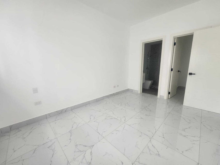 apartamentos - Apartamento e alquiler #24-1723 En Evaristo Morales, ascensor, línea blanca. 2