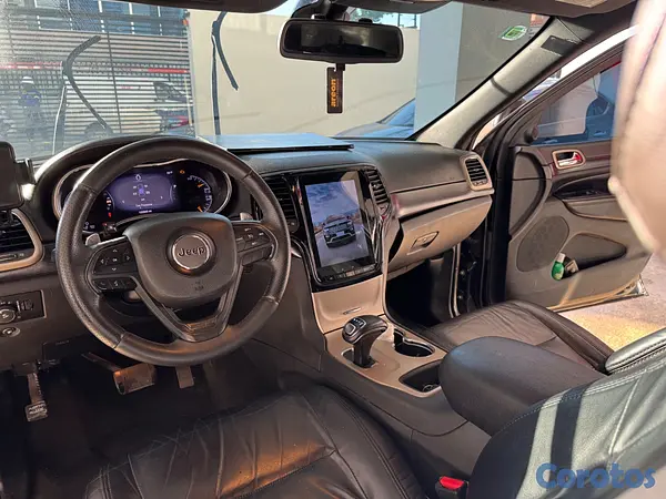 jeepetas y camionetas - Venta Jeep grand cherokee Laredo 2014 excelentes c 7