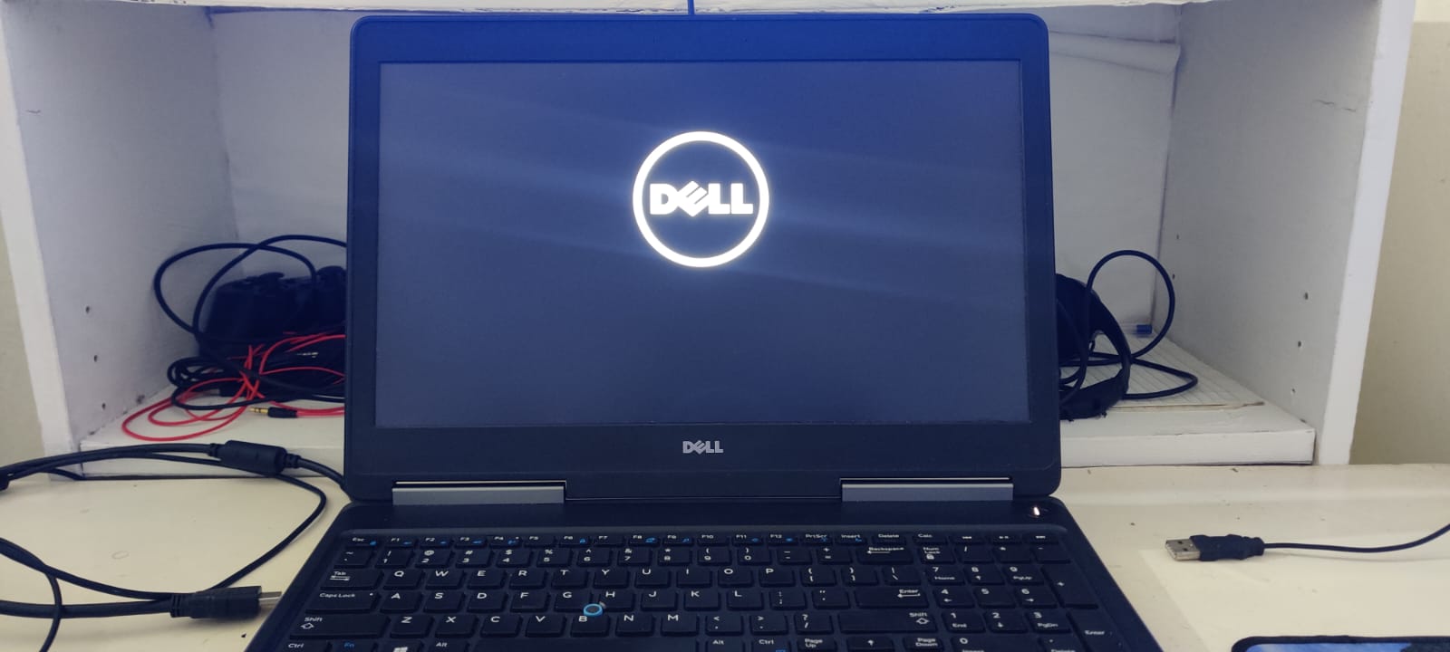 computadoras y laptops - Laptop usada en buen estado, buen precio  4
