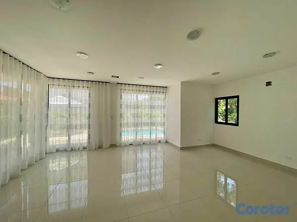 casas vacacionales y villas - Villa moderna para estrenar en Juan Dolio 2
