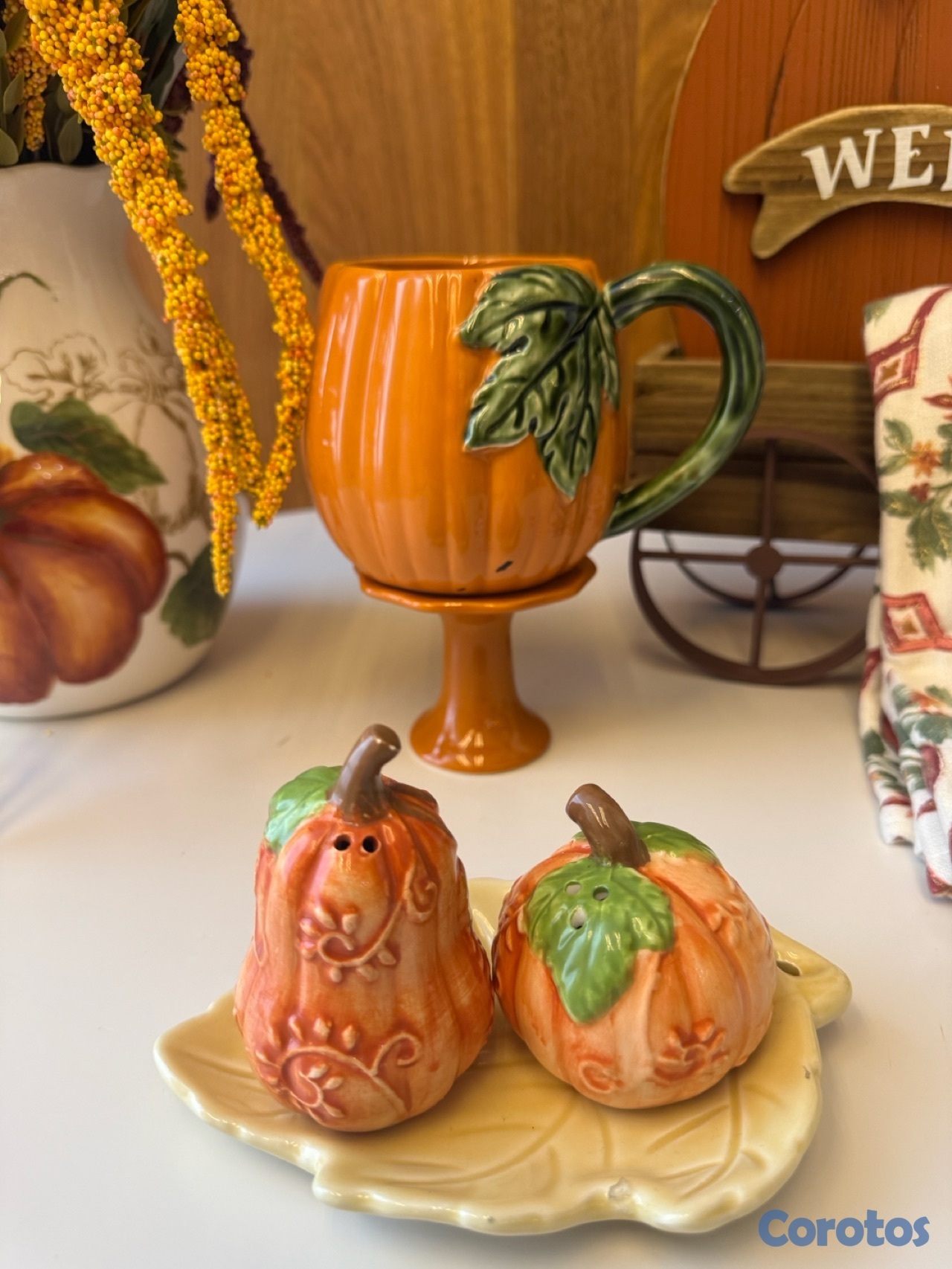 decoración y accesorios - taza calabaza con base y base de sal y pimienta