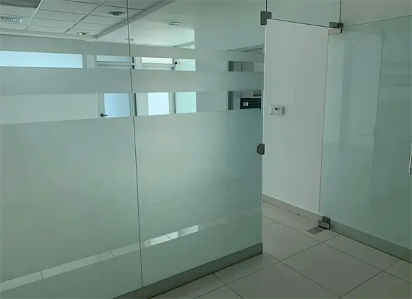 oficinas y locales comerciales - Oficina en torre corporativa zona exclusiva 6