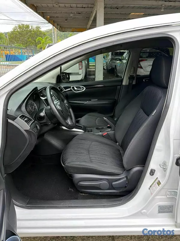 carros - Nissan sentra sv 2019 8