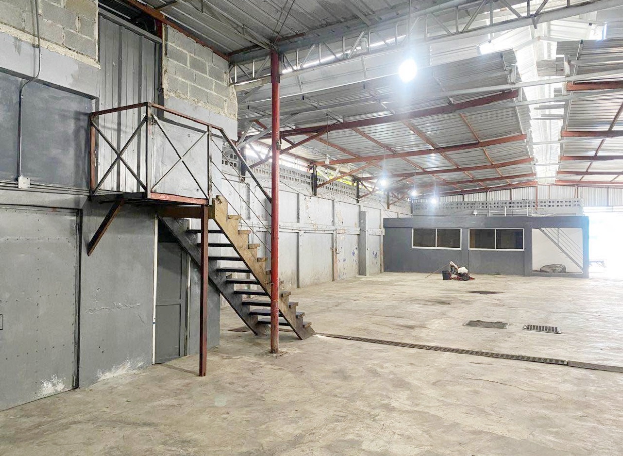 oficinas y locales comerciales - Nave comercial céntrica  4
