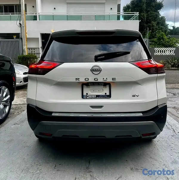 jeepetas y camionetas - Nissan Rogue SV 2023 4