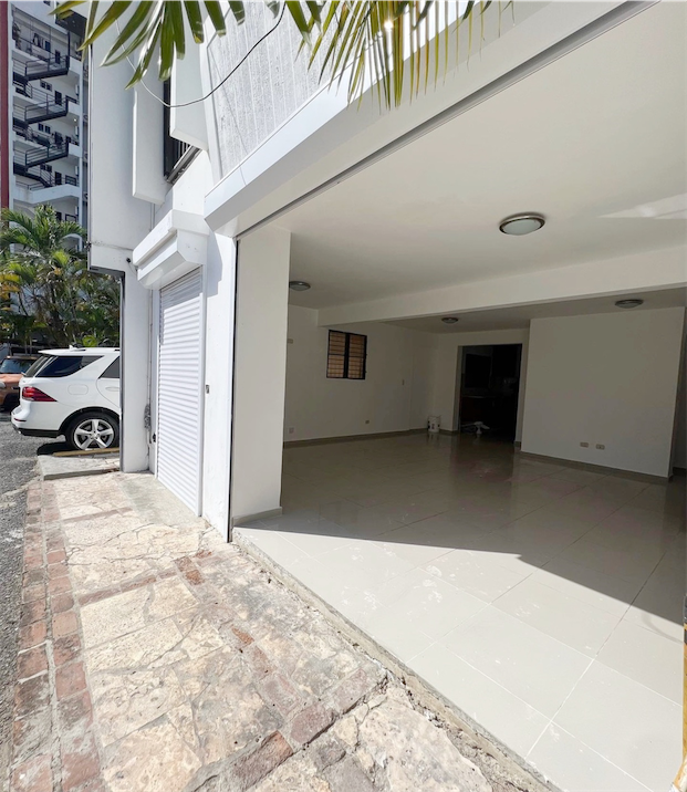 oficinas y locales comerciales - Local en primer nivel céntrico  6