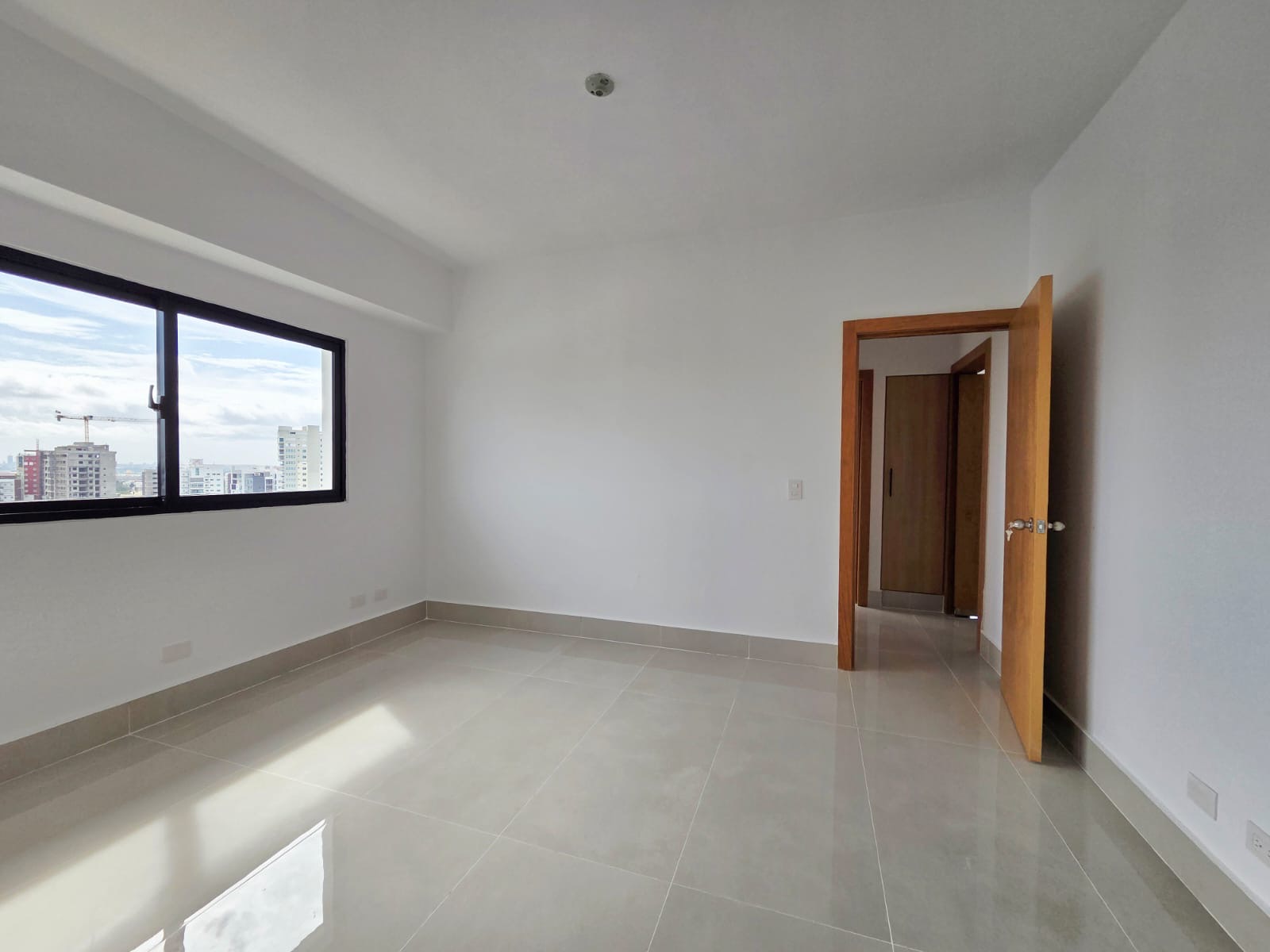 apartamentos - Alquiló la Esperilla piso 14 dos hab 2.5 baños dos 4