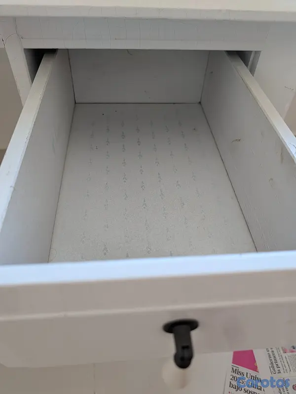 muebles y colchones - Venta de escritorio vintage de Ikea (usado) con cristal  2