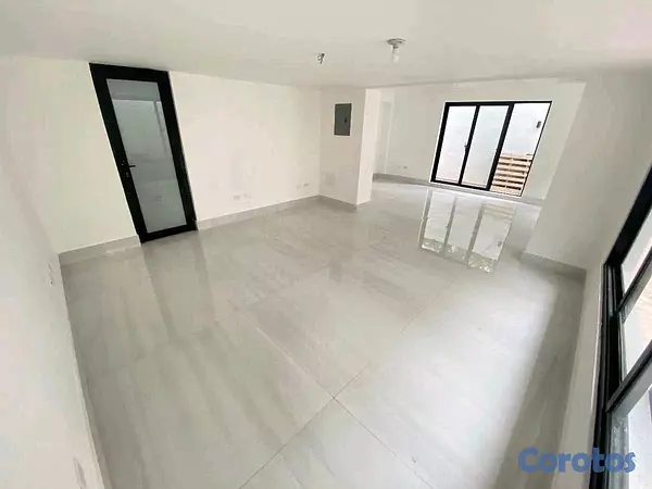 oficinas y locales comerciales - Alquilo local comercial en Rosmil 4