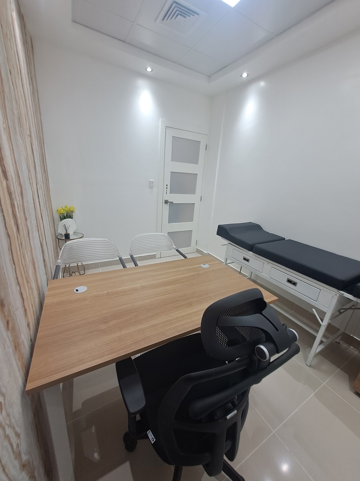 oficinas y locales comerciales - alquilo Consultorio médico amueblado  en la esperilla  5