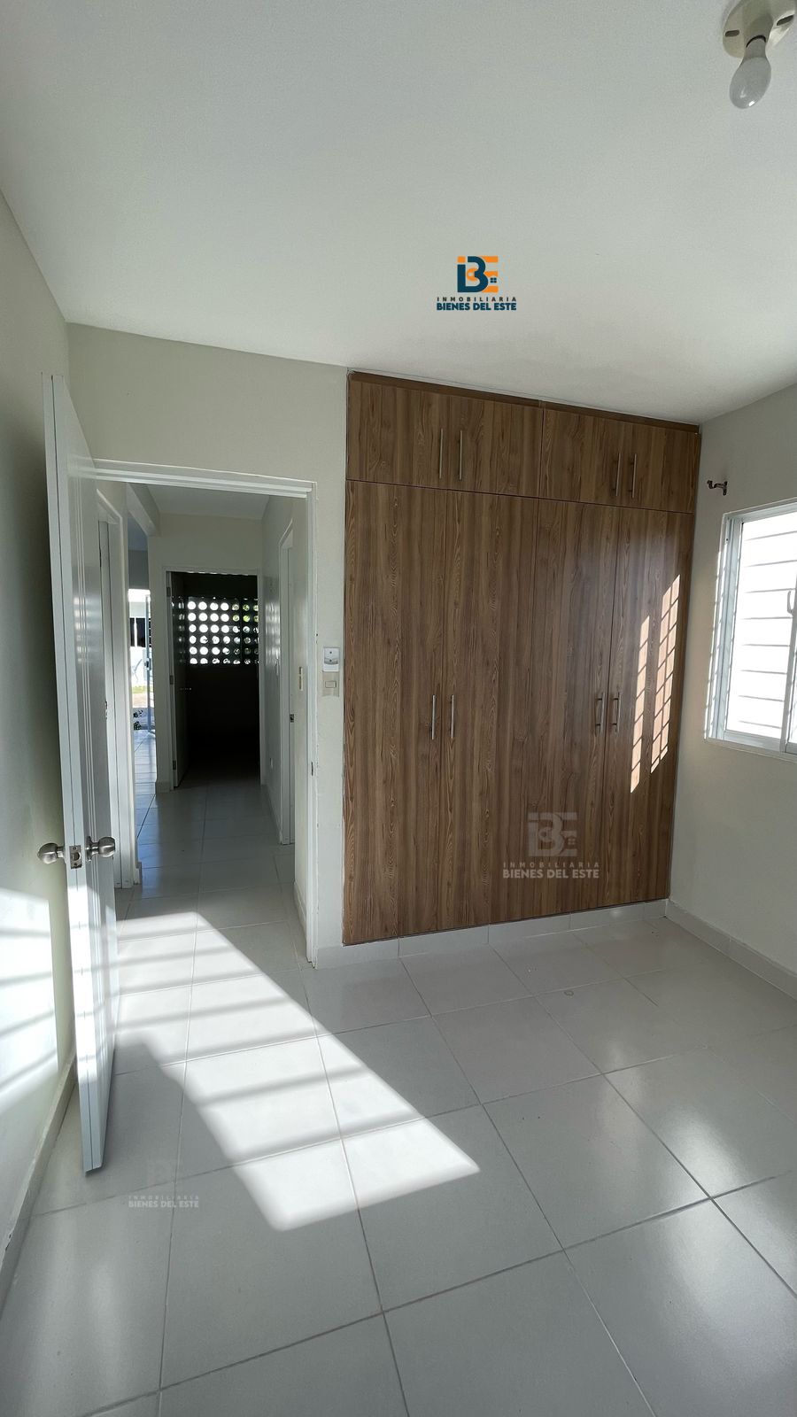 apartamentos -  Alquiler CASA de Tres habitaciones en Residencial 6