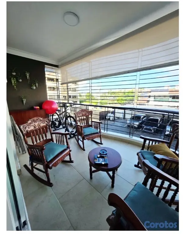 apartamentos - Se vende amplio apartamento 2do nivel, zona céntrica y de fácil acceso.  6