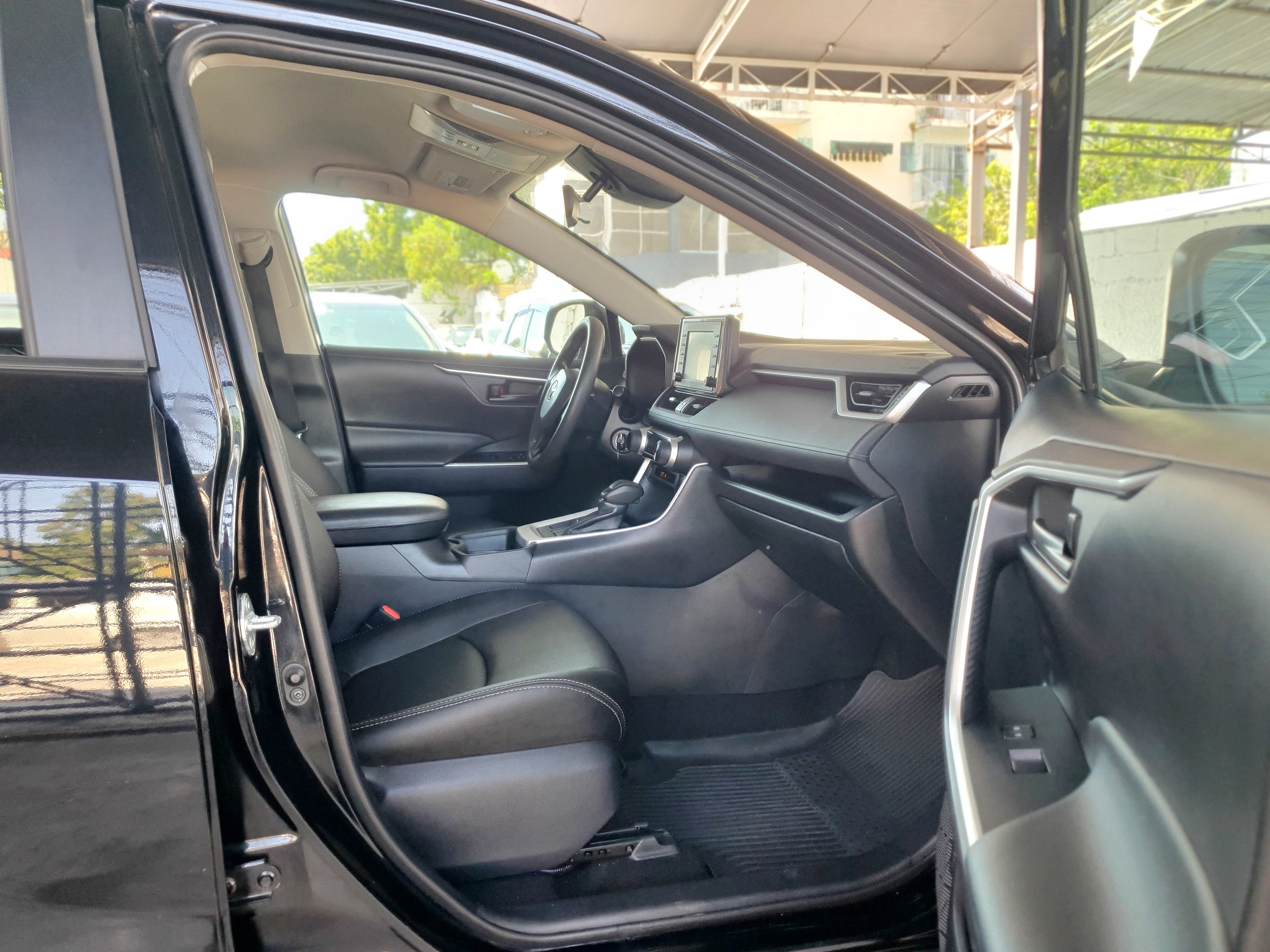 jeepetas y camionetas - TOYOTA RAV4 2020 RECIEN IMPORTADA 4X4 6