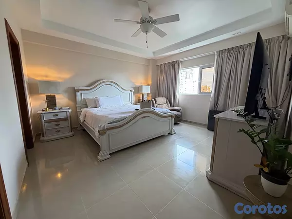 apartamentos - vendo los cacicazgos con o sin muebles tres habitaciones con baño dos parqueos  8