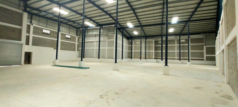 otros inmuebles - Nave Industrial en LOS PERALEJOS SANTO DOMINGO DE GUZMÁN 4