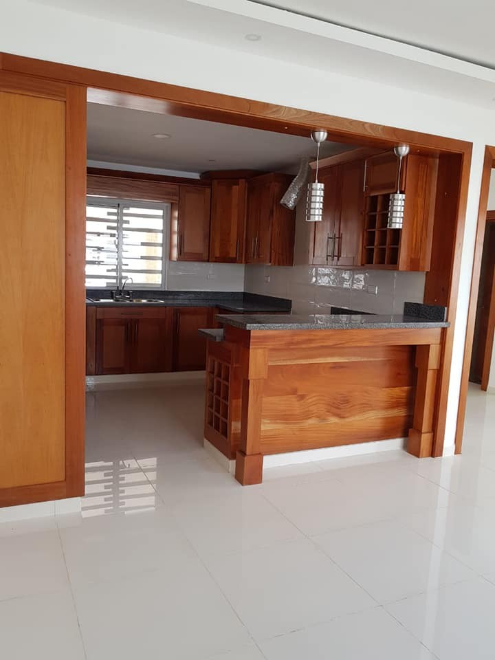 casas - SE VENDE  ESTA CASA  NUEVA CON TEMINACION DE PRIMERA/ UBICACIÓN PRIV 1