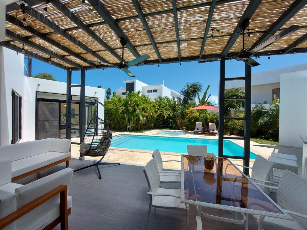 casas vacacionales y villas - Encantadora villa a un minuto de la playa caminando con todo en primera  0