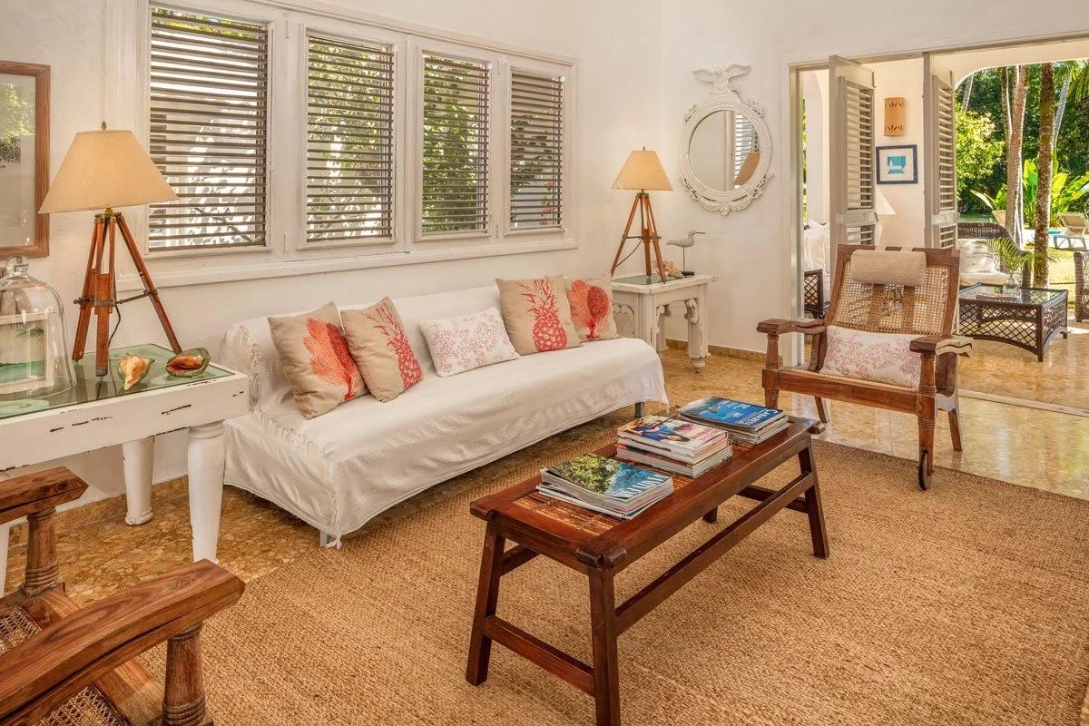 casas vacacionales y villas - Villa Blanca – Lujo Caribeño a Pasos del Mar en la Costa Norte 7