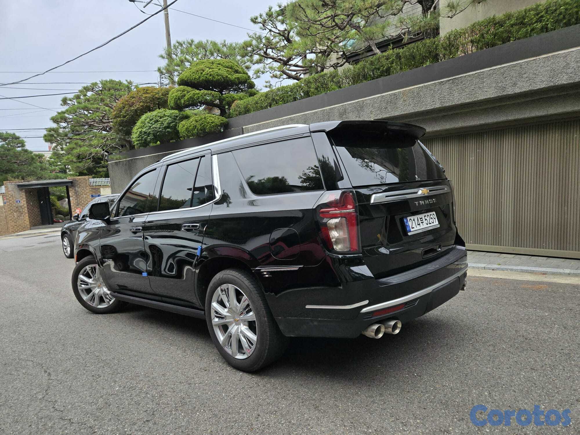 jeepetas y camionetas - CHEVROLET TAHOE HIGHCOUNTRY 2023 NEGRO GASOLINA 2