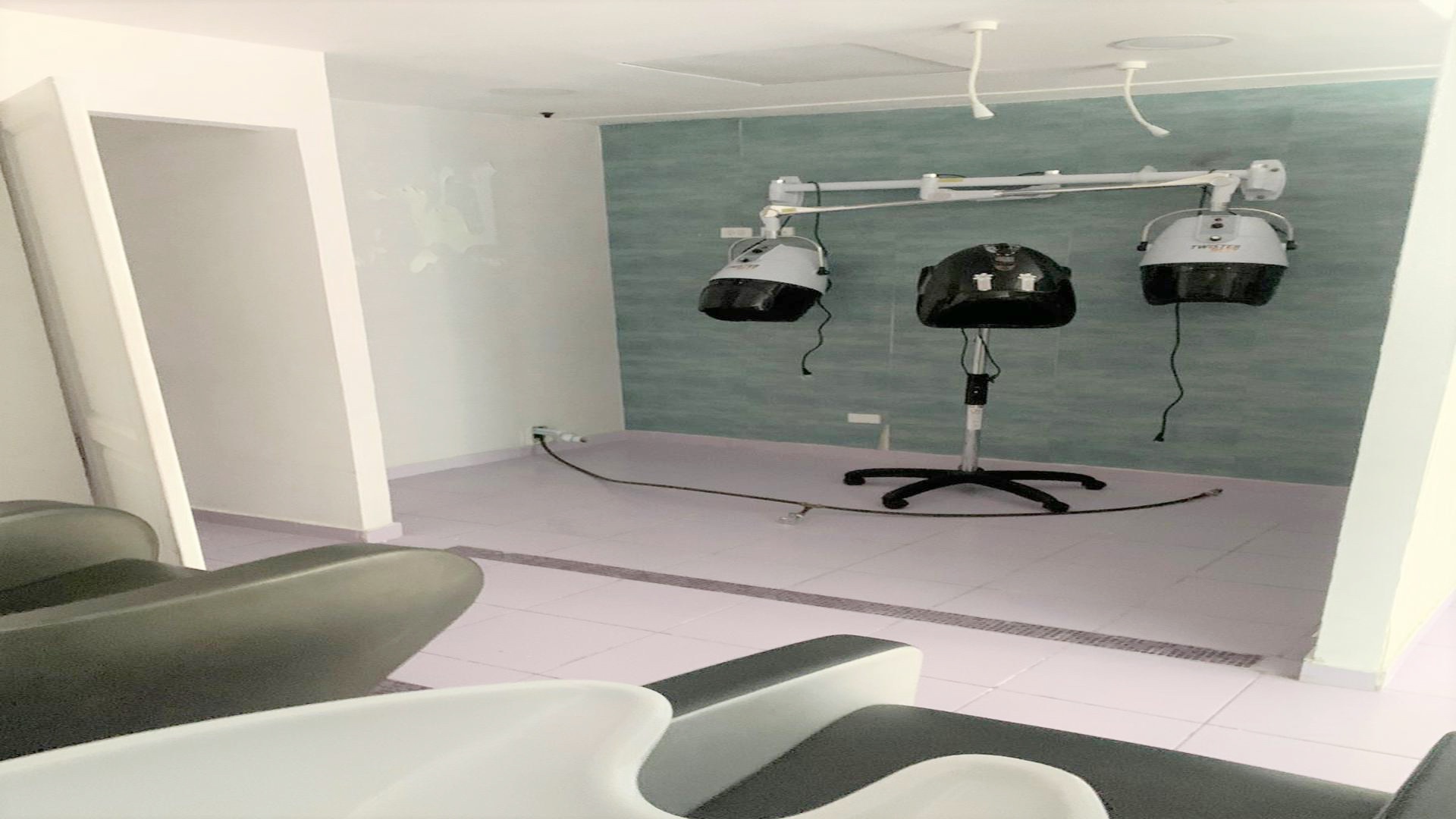 oficinas y locales comerciales - Local piantini primer nivel 4