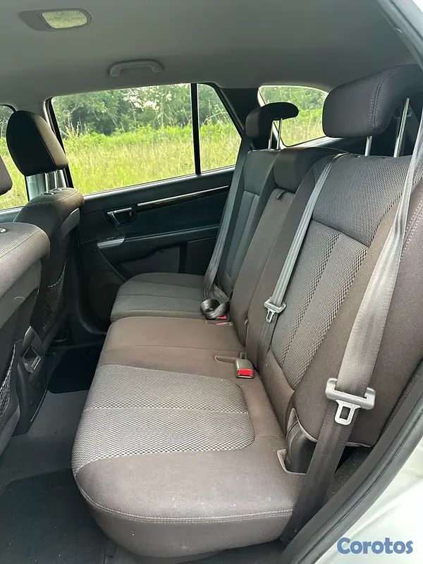 jeepetas y camionetas - Hyundai Santa Fe 2011 (solo 68 mil km) 7