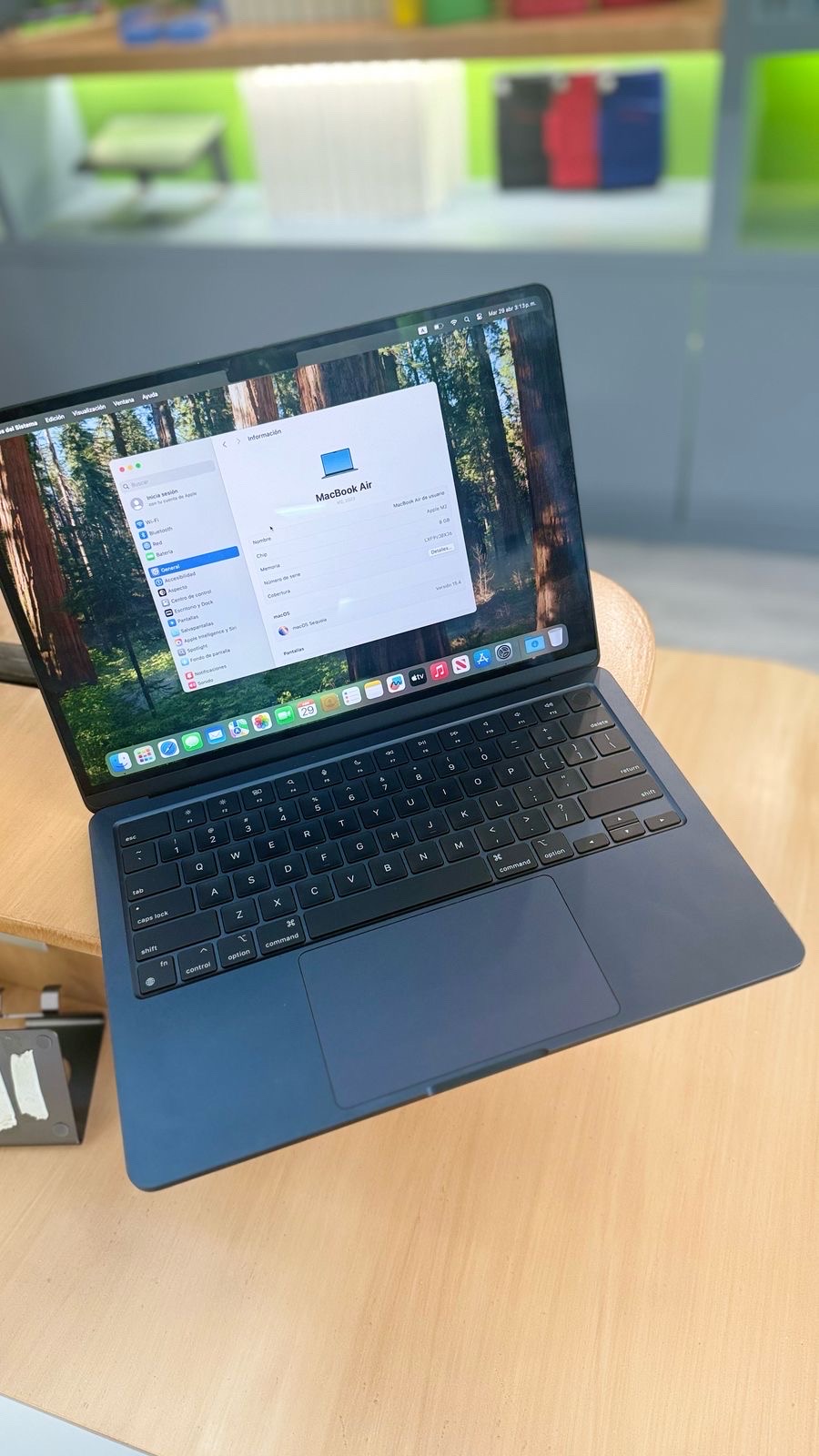 computadoras y laptops - MacBook Air m2 2022 8Gb de RAM 256Gb 68 ciclos de bateria  6