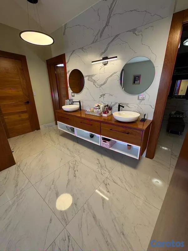 casas - Hermosa casa en venta - Cerro Alto, Santiago 11