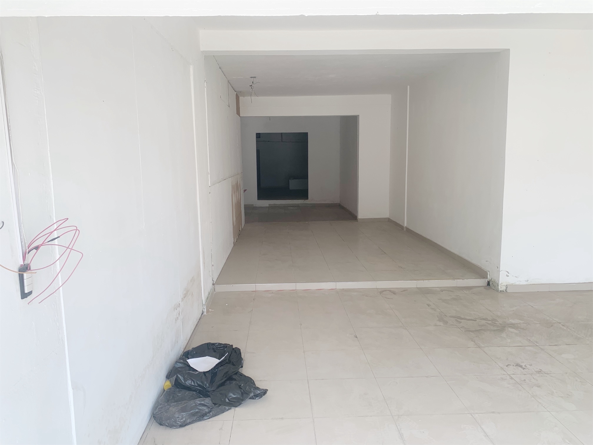 oficinas y locales comerciales - Locl amplio y céntrico  2