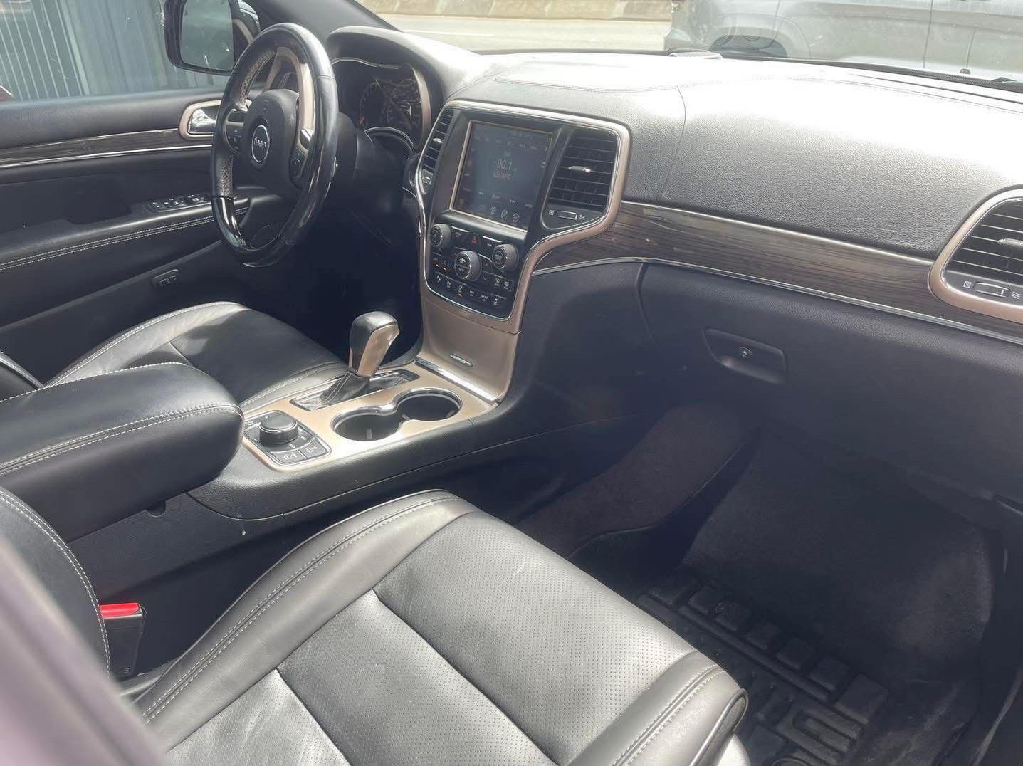 jeepetas y camionetas - JEEP GRAND CHEROKEE OVERLAND 2017 7