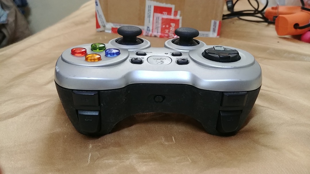 consolas y videojuegos -  control para juego logitech F710 1