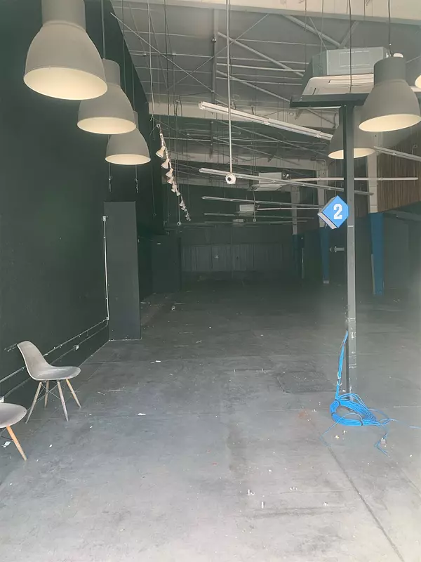 oficinas y locales comerciales - Local céntrico en zona exclusiva bella vista 3