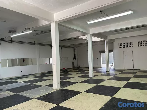 oficinas y locales comerciales - Local Comercial en la Zona Colonial de 508 metros  2