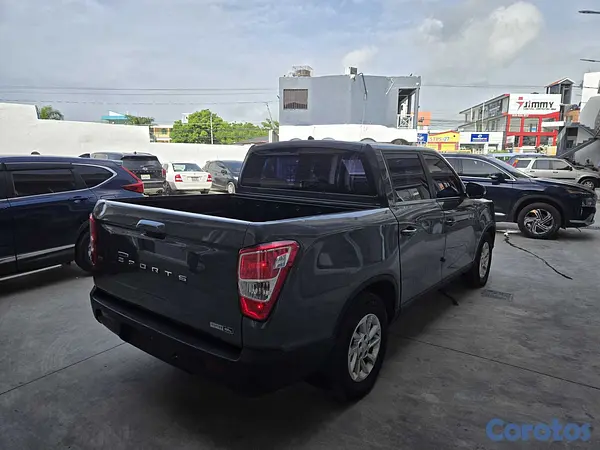 jeepetas y camionetas - KGM REXTON 2021 GRIS OSCURO DIESEL 10