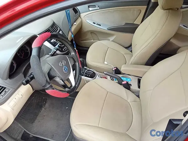 carros - 🔥 Hyundai Accent 2013 Automático 🔥 ¡RD$385,000 y A 5