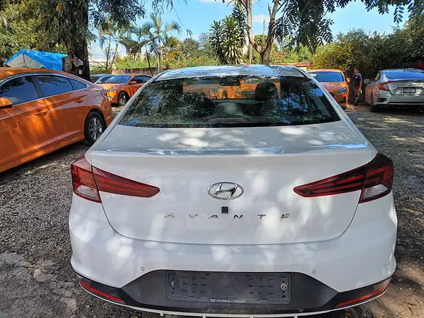 carros - HYUNDAI AVANTE LPI 2019 BLANCO  5