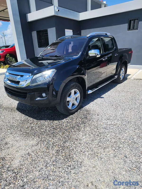 jeepetas y camionetas - 2013 Isuzu DMAX ls full 4x4 
inicial cómodo clean  2