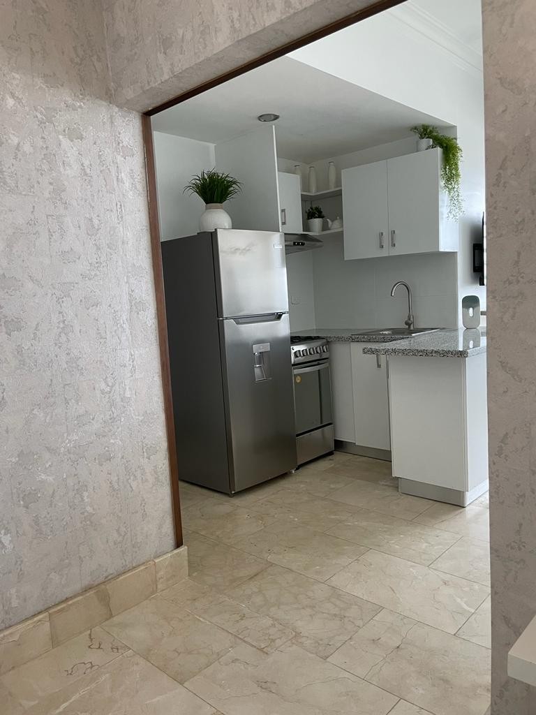 apartamentos - SIN INTERMEDIARIOS RENTO APARTAMENTO CERCA TETRO NACIONAL, PISO NO.12 2