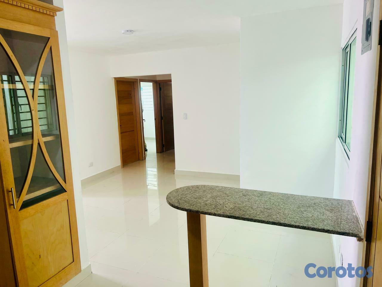 apartamentos - Apartamento en Excelentes condiciones y con Buena Distribución. 2