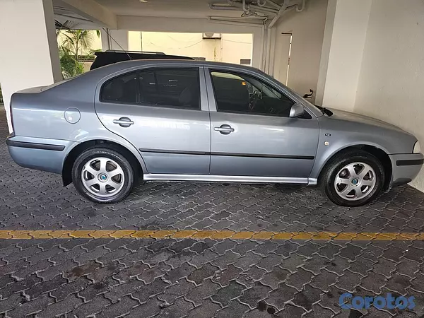 carros - VENTA  CARRO SKODA  11