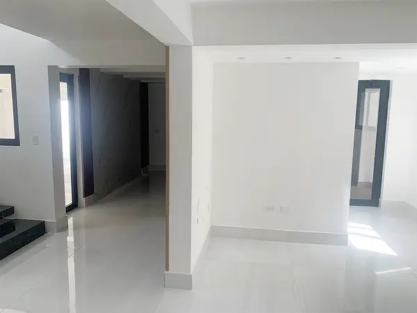 oficinas y locales comerciales - Propiedad corporativa y comercial 4