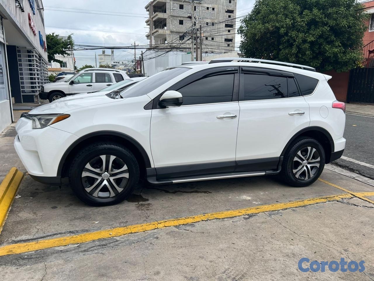 jeepetas y camionetas - Toyota Rav4 2017 como nueva LE VERSIÓN ECO 5