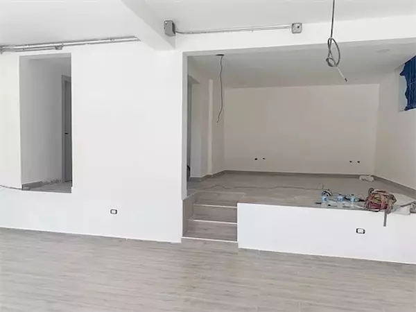 oficinas y locales comerciales - Local en bella vista primer nivel 6