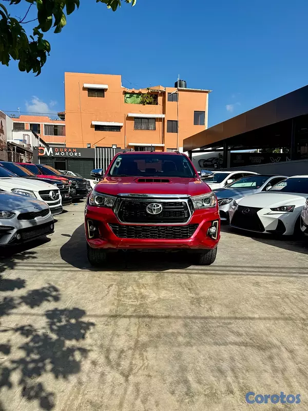 jeepetas y camionetas - Toyota Hilux SRV 2017
 2