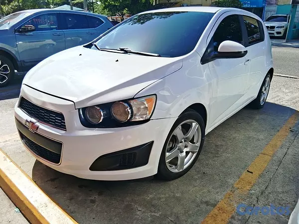carros - Chevrolet Sonic LS Hatchback 2015 Mecanico  3