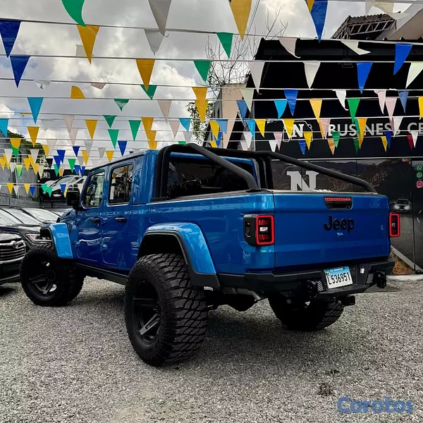 jeepetas y camionetas - JEEP GLADIATOR SPORT 2024 10