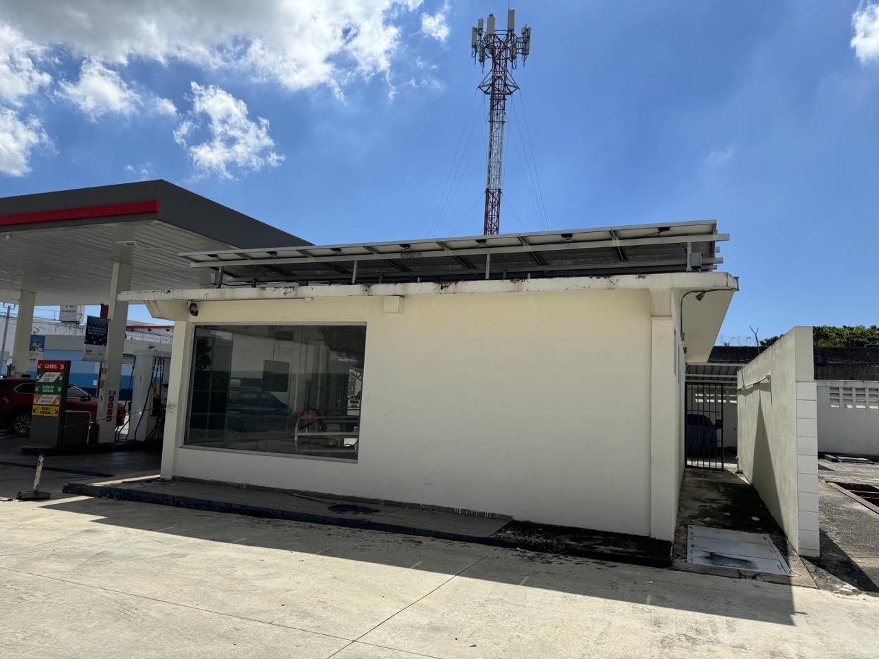 oficinas y locales comerciales - Locales Comerciales Alquiler en Estaciones de Combustible  Santo Domingo 9