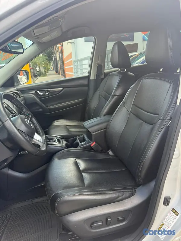 jeepetas y camionetas - Nissan Rogue SL 2020 5